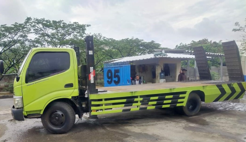 Jasa Penyedia  Karoseri truk self loader  di Bojonegoro 