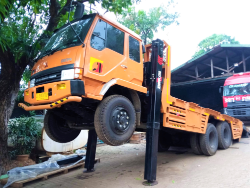 Jasa Penyedia  Karoseri truk self loader  di Purworejo 