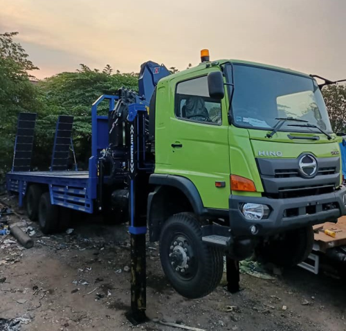 Jasa Penyedia  Karoseri truk self loader  di Subang 