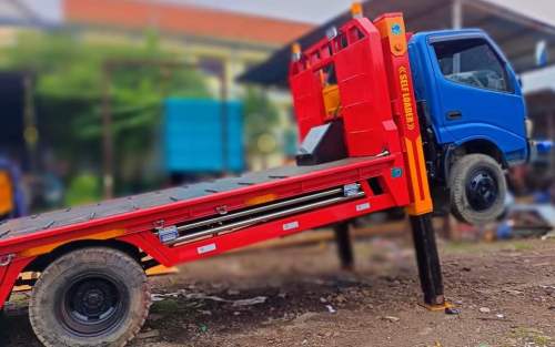 Jasa Penyedia  Karoseri truk self loader  di Pasuruan 