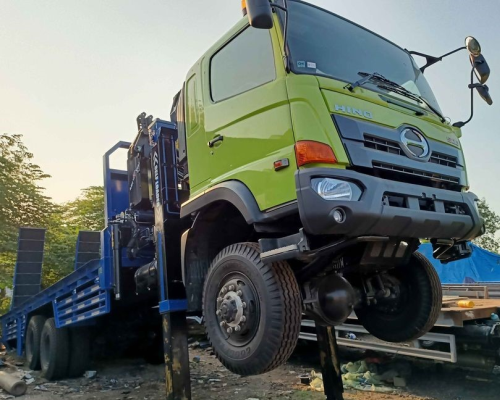Harga  Karoseri truk self loader  di Surabaya 
