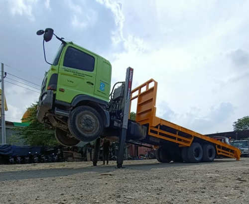 Harga  Karoseri truk self loader  di Kebumen 