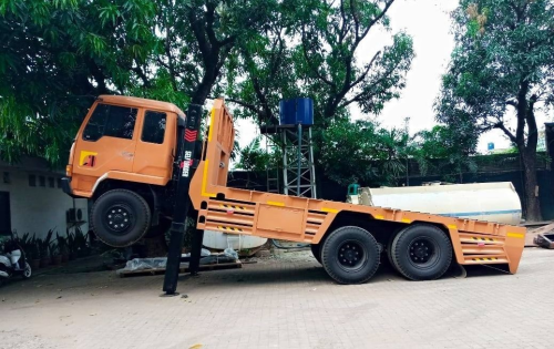 Jasa Penyedia  Karoseri truk self loader  di Indramayu 