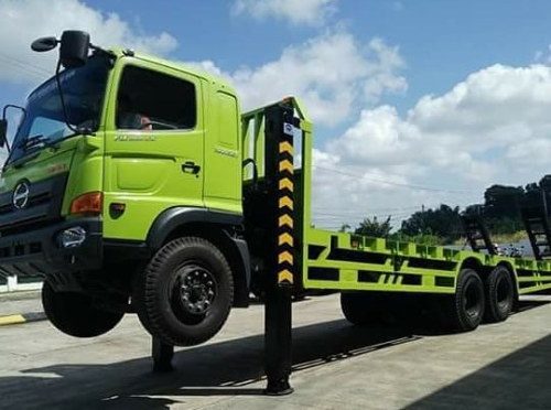 Jasa Penyedia  Karoseri truk self loader  di Riau 