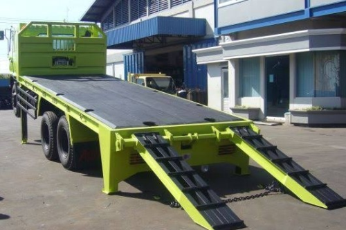 Harga  Karoseri truk self loader  di Samarinda 